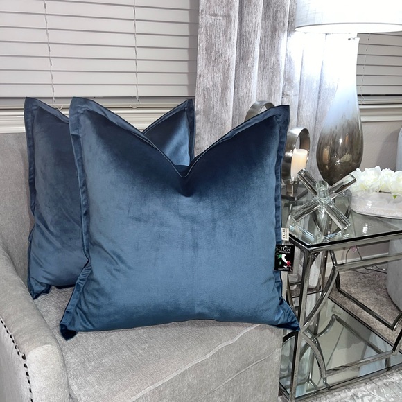 1-TGH TESSITURA ITALIAN VELVET
DECORATIVE PILLOW (Read description for details) - Picture 12 of 16